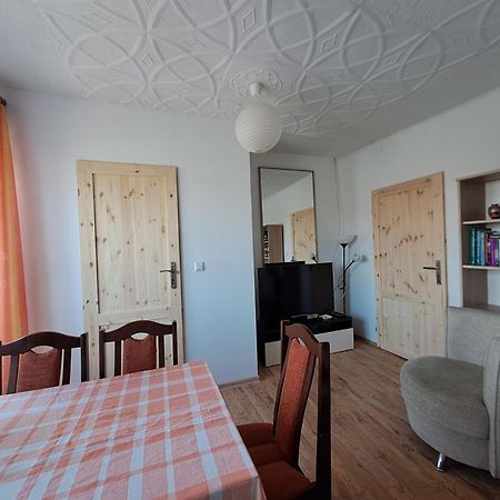 Pokoje Goscinne U Marysi Nowy Sącz エクステリア 写真