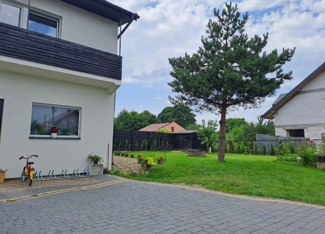 Pokoje Goscinne U Marysi Nowy Sącz エクステリア 写真